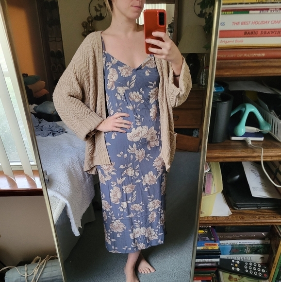 Tan sweater - Picture 2 of 6